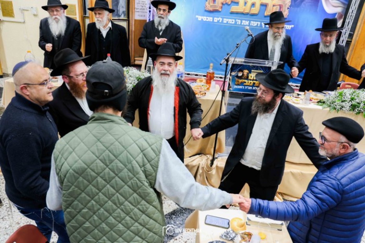 הרבנים הציגו אחדות: מעמד סיום הרמב"ם עם קהל המונים ברחובות