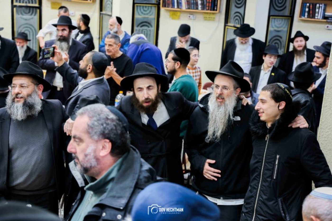 הרבנים הציגו אחדות: מעמד סיום הרמב"ם עם קהל המונים ברחובות