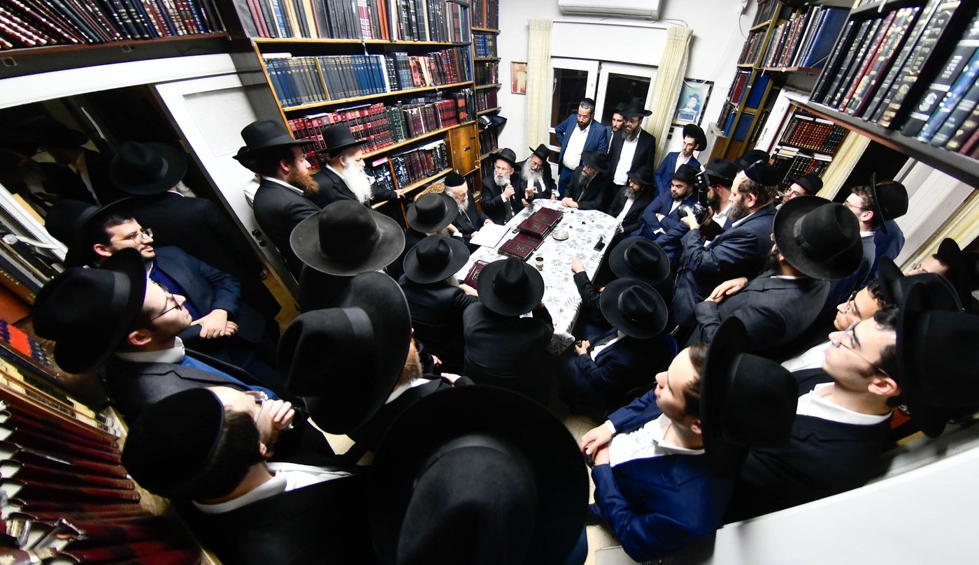 מסיבת הלחיים אצל הגרב"ד פוברסקי