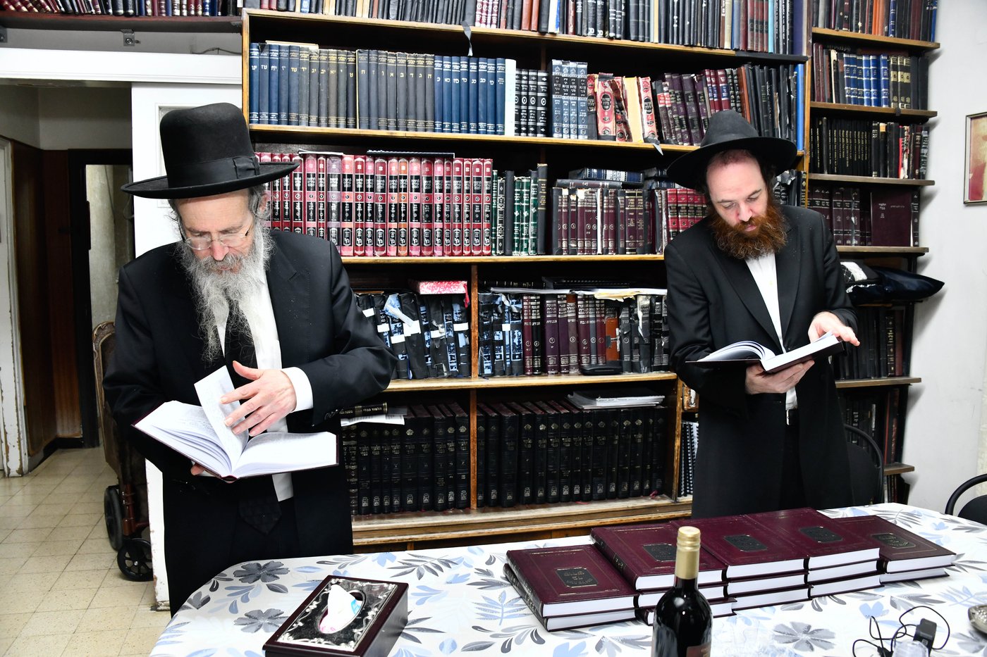 מסיבת הלחיים אצל הגרב"ד פוברסקי