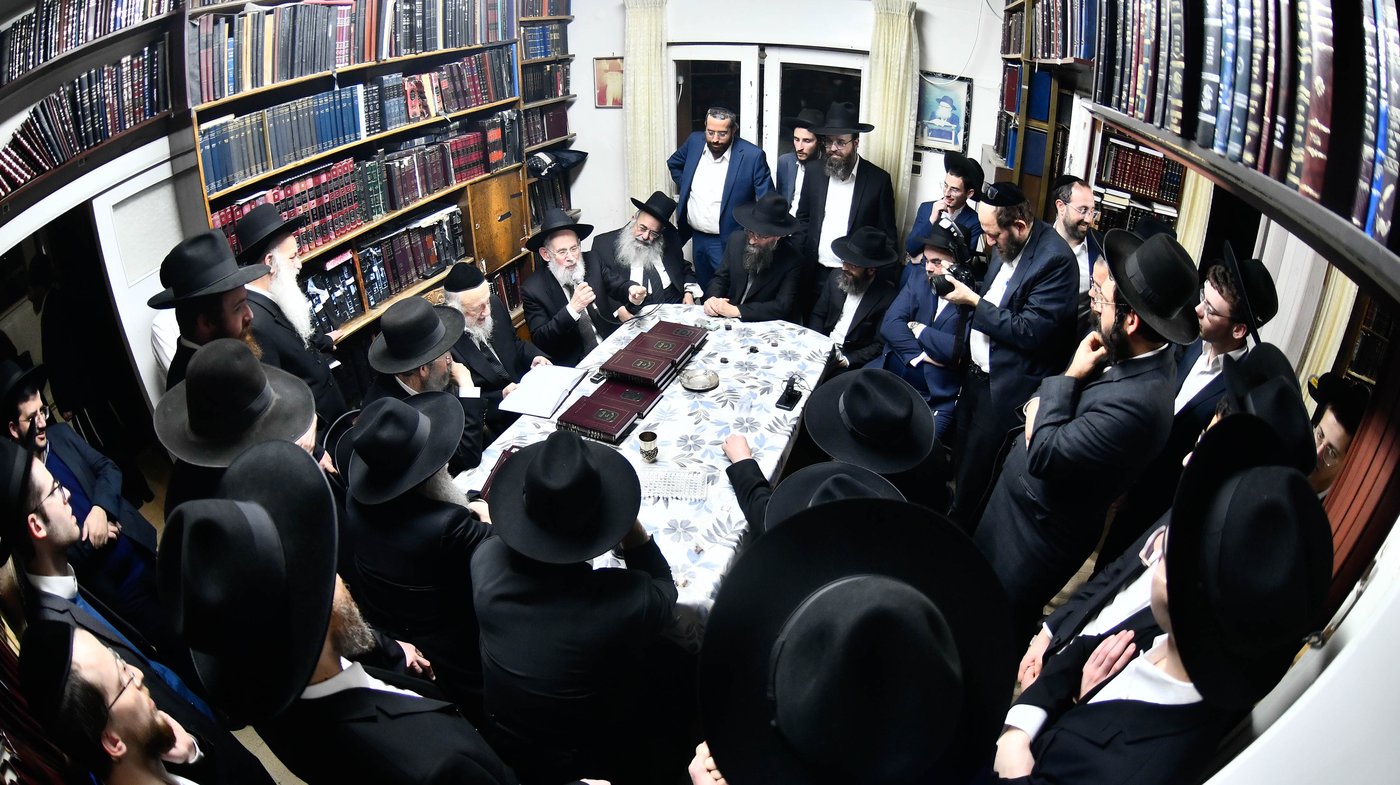 מסיבת הלחיים אצל הגרב"ד פוברסקי