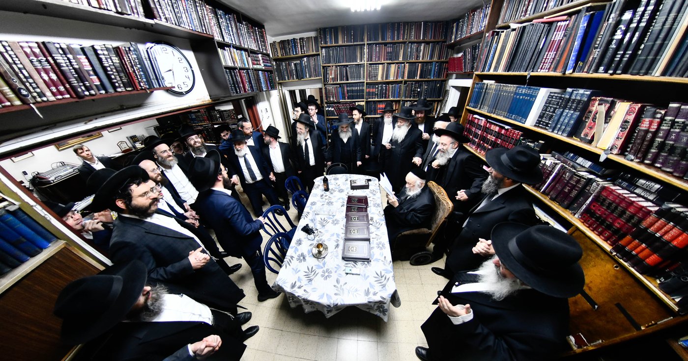 מסיבת הלחיים אצל הגרב"ד פוברסקי