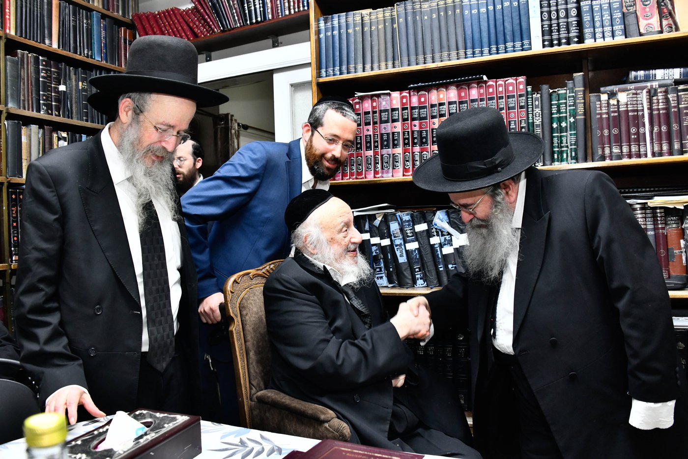 מסיבת הלחיים אצל הגרב"ד פוברסקי