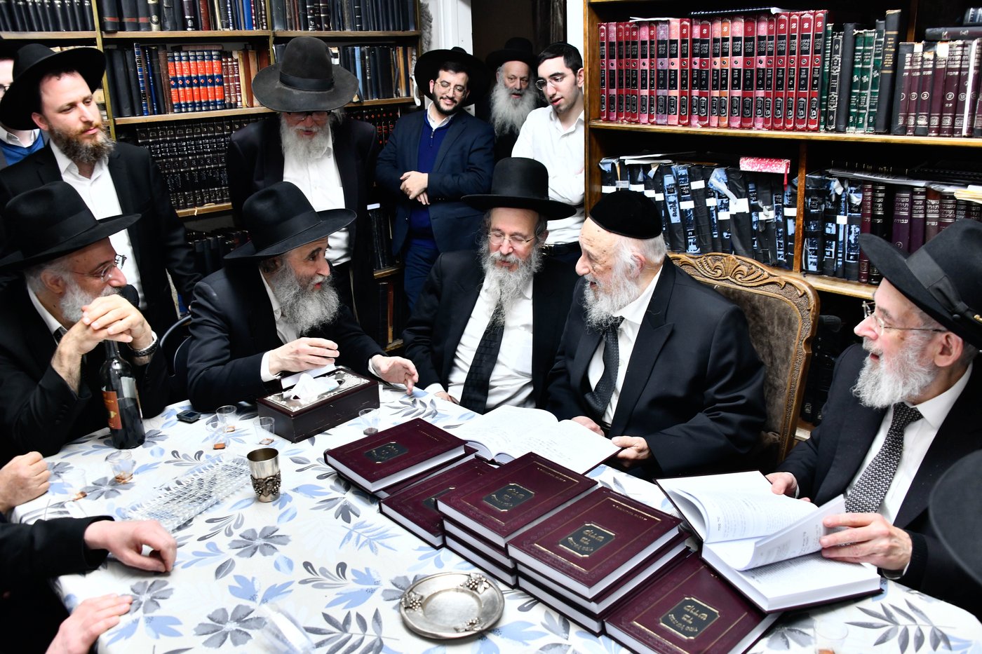 מסיבת הלחיים אצל הגרב"ד פוברסקי