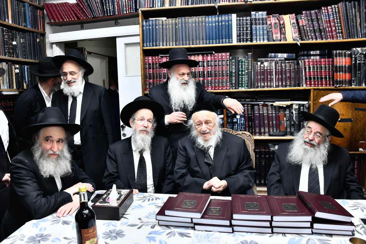 מסיבת הלחיים אצל הגרב"ד פוברסקי