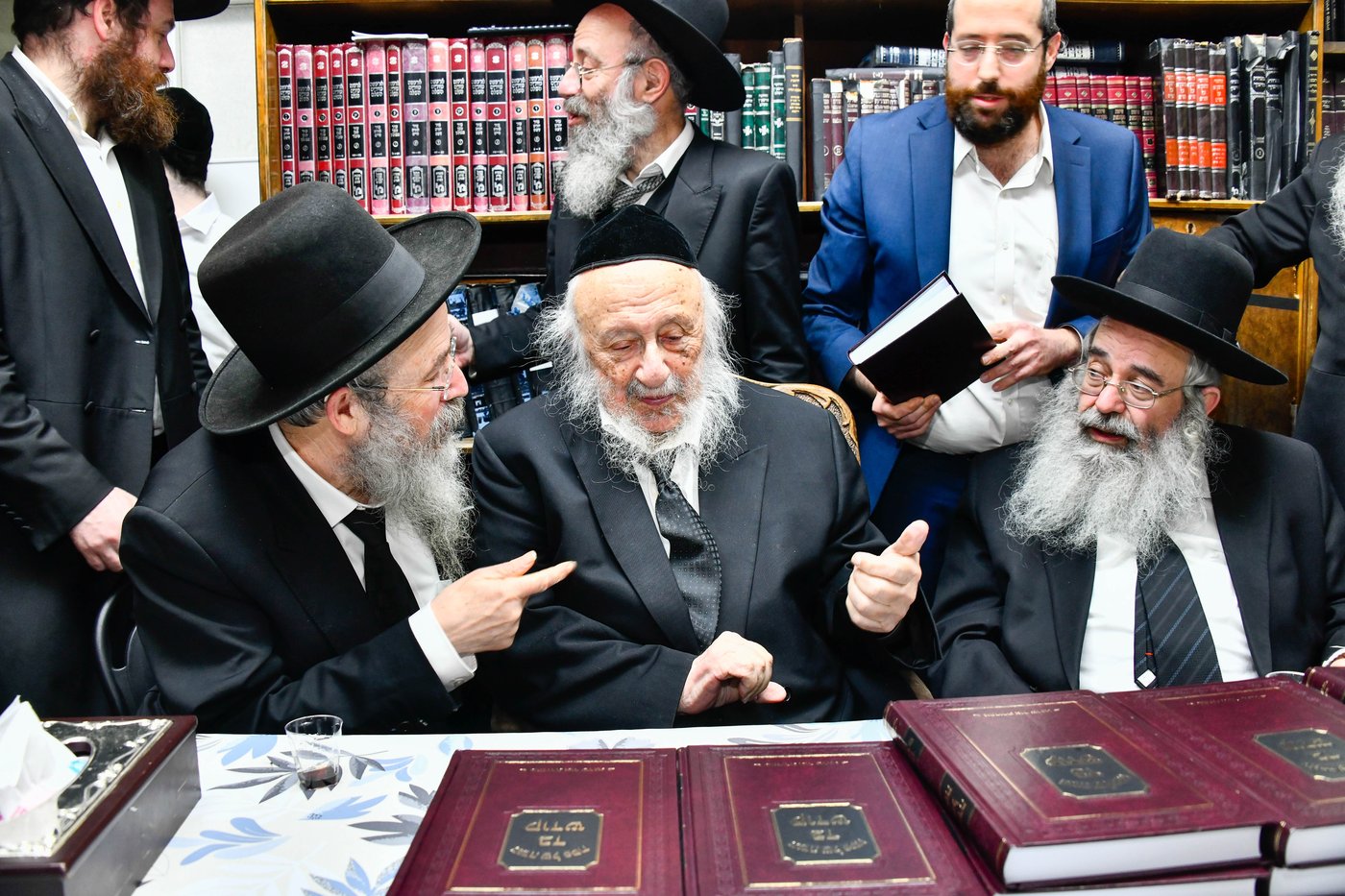 מסיבת הלחיים אצל הגרב"ד פוברסקי