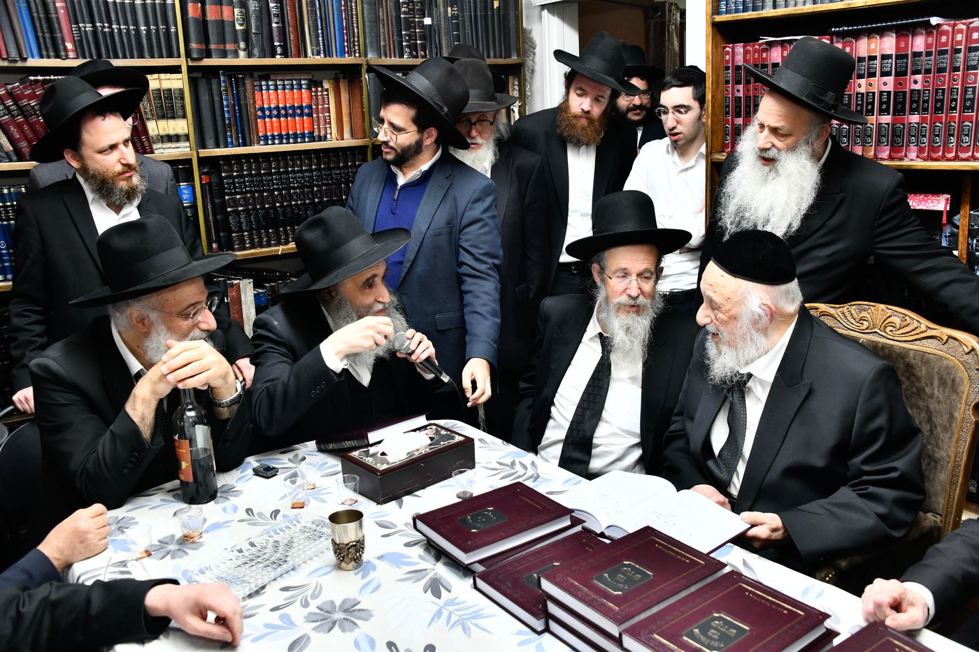 מסיבת הלחיים אצל הגרב"ד פוברסקי