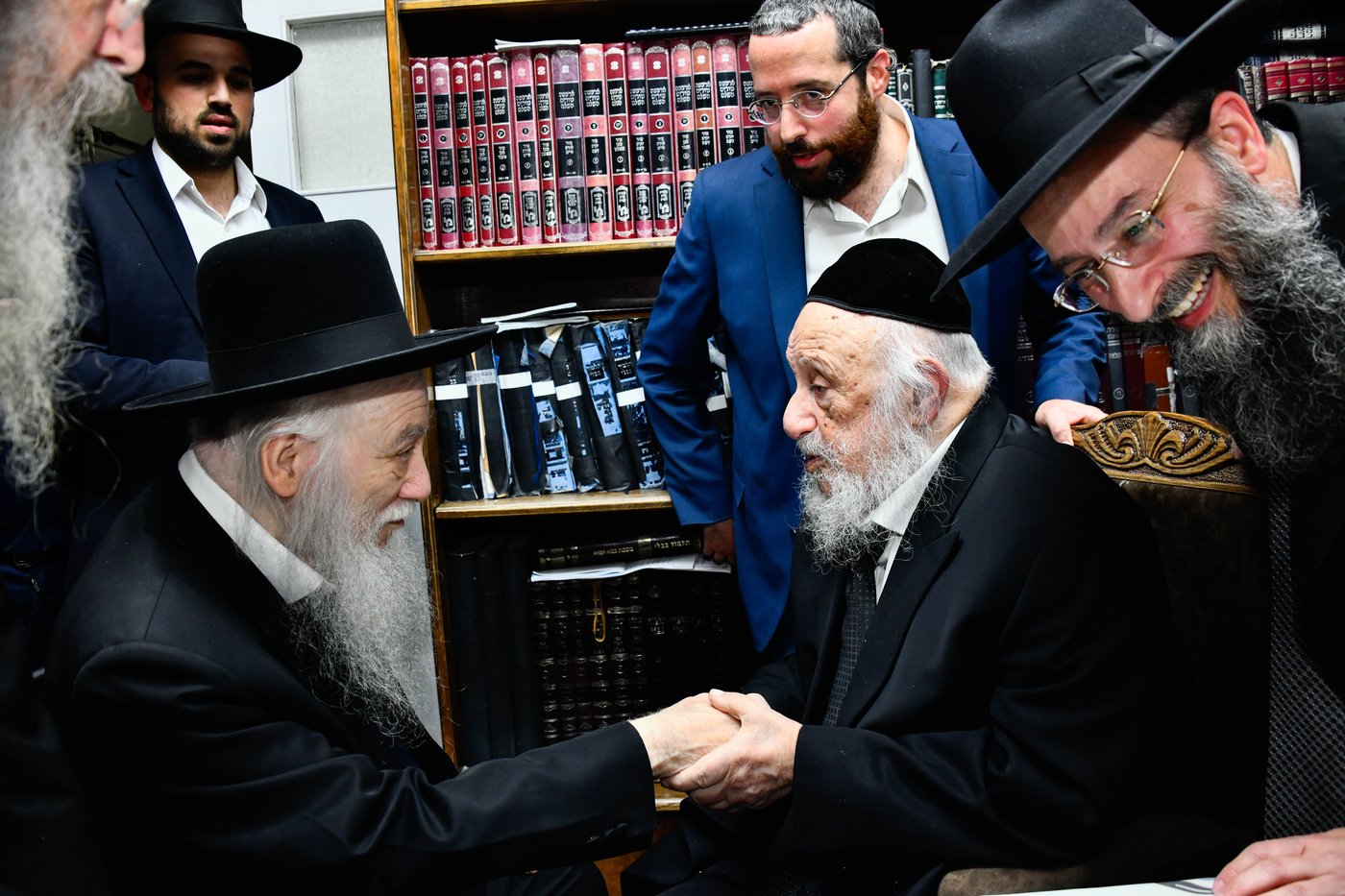 מסיבת הלחיים אצל הגרב"ד פוברסקי