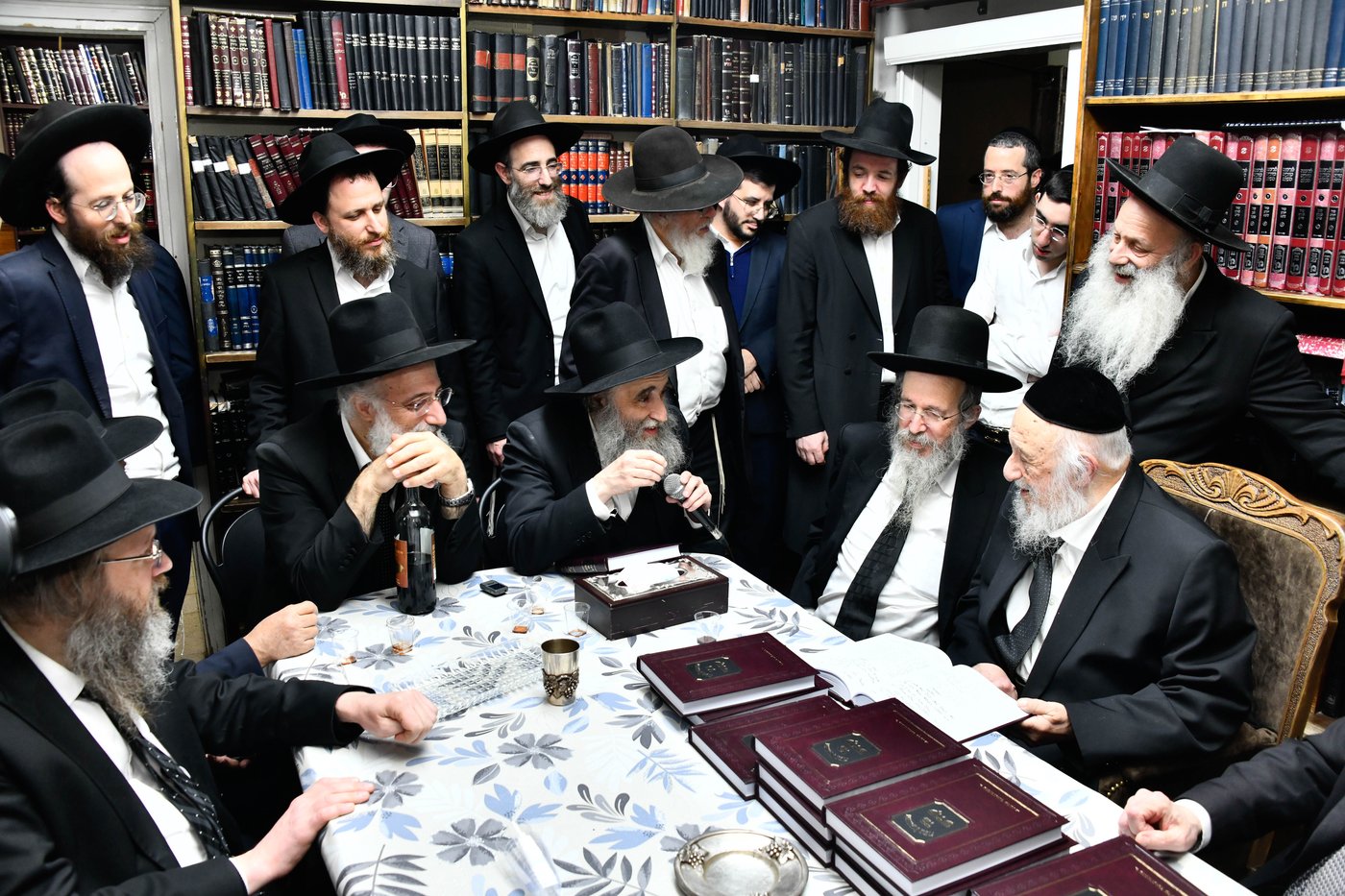 מסיבת הלחיים אצל הגרב"ד פוברסקי