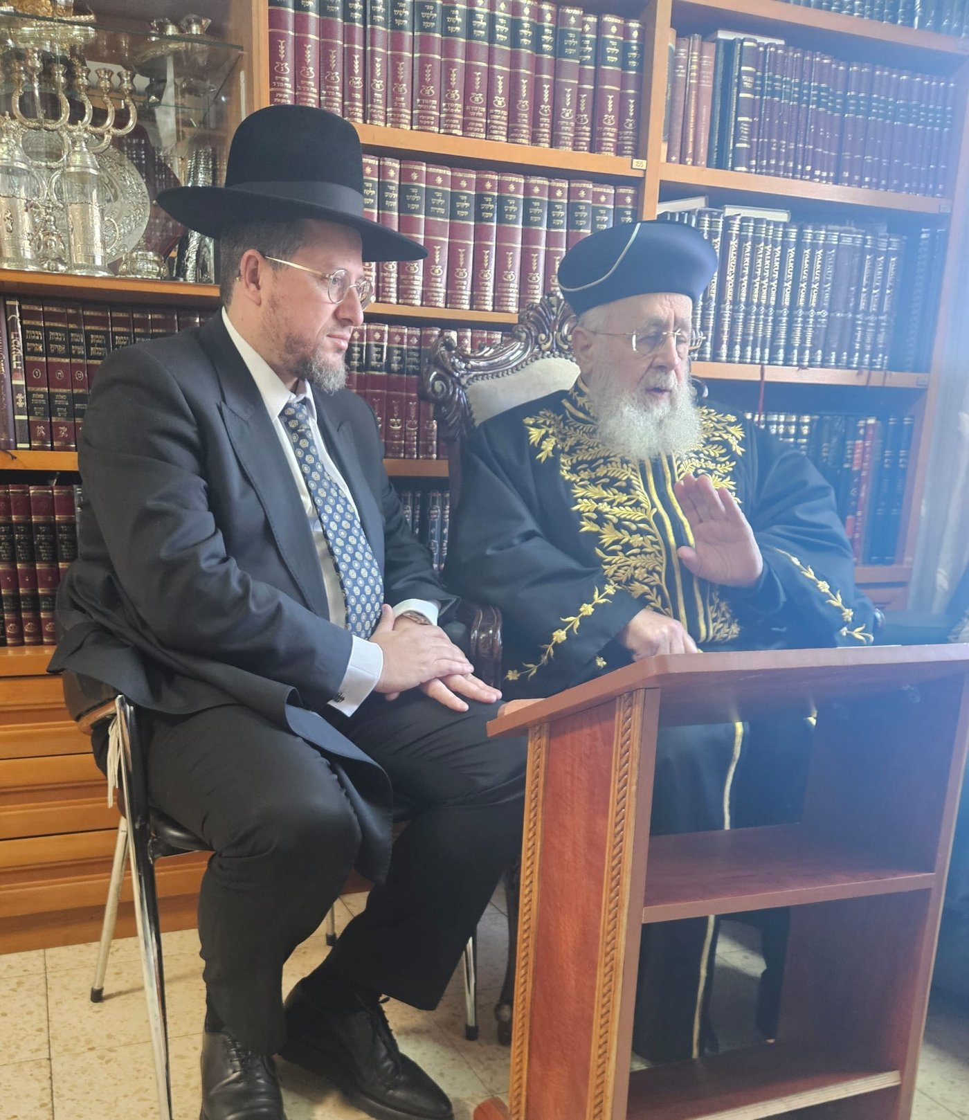 הרב אברהם דרעי זוכה לברכת הראש"ל, הבוקר