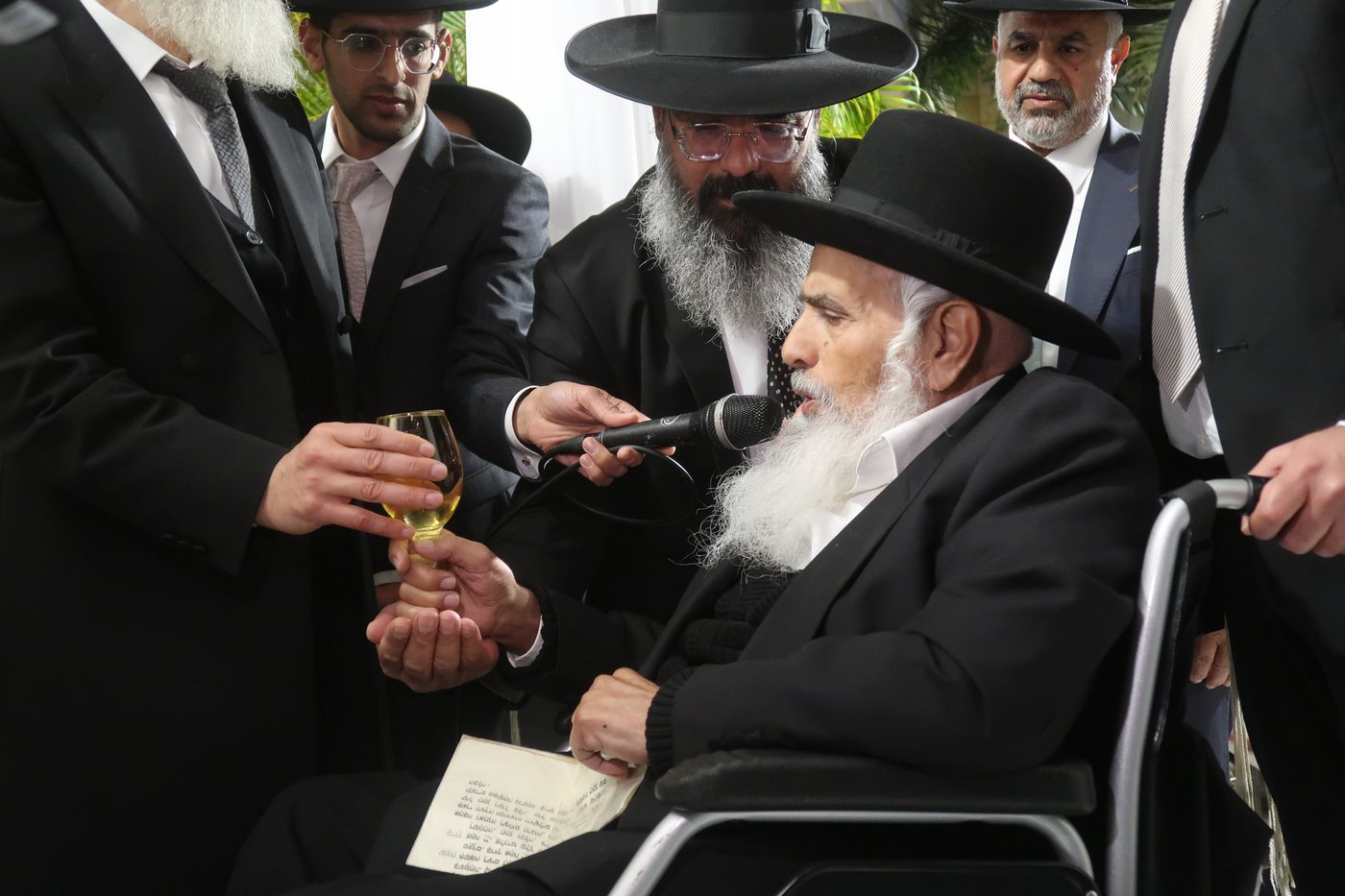 שמחת נישואי נכדת הגר"ש מחפוד