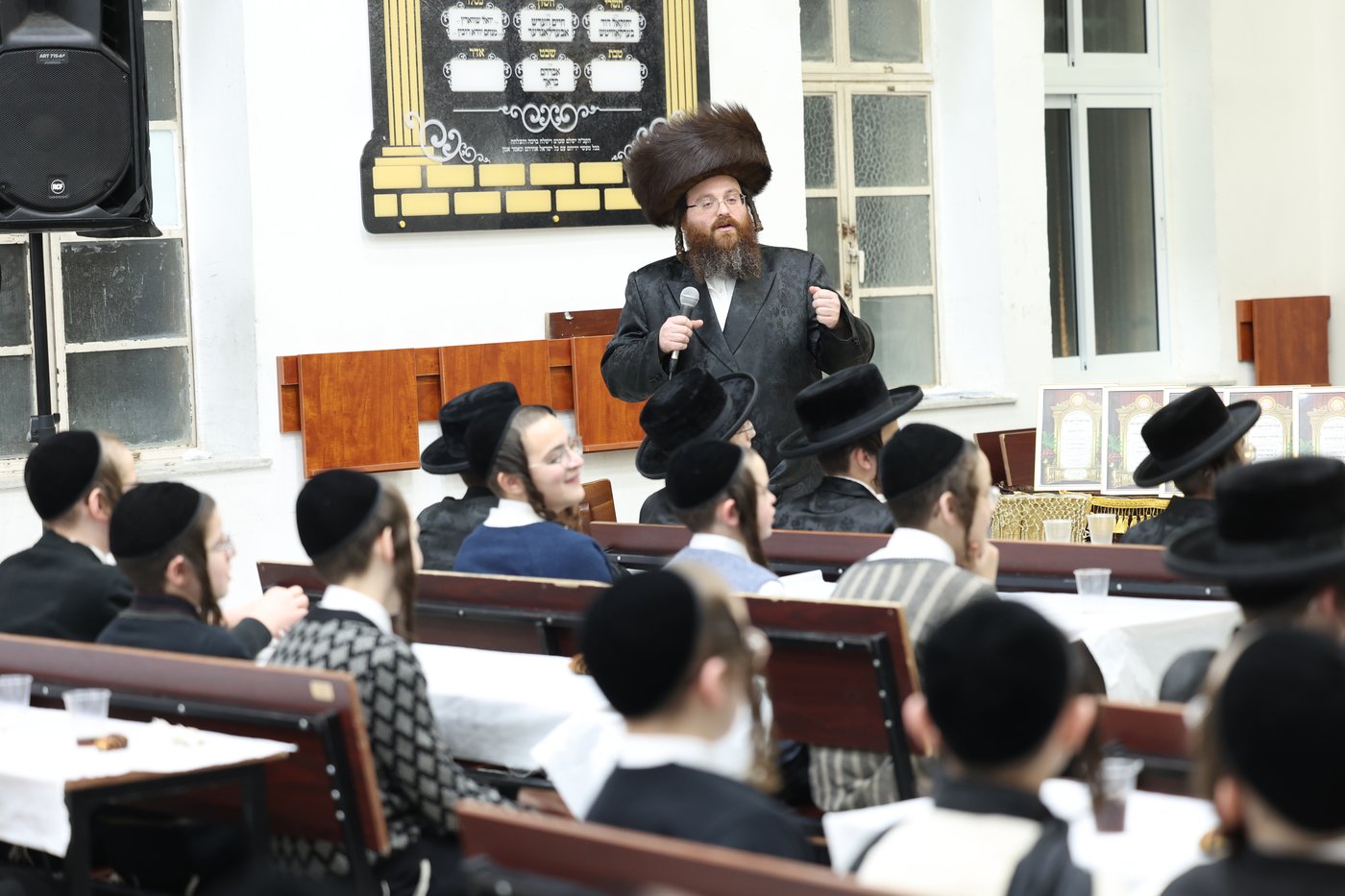 חלוקת פרסים בסאטמר ירושלים