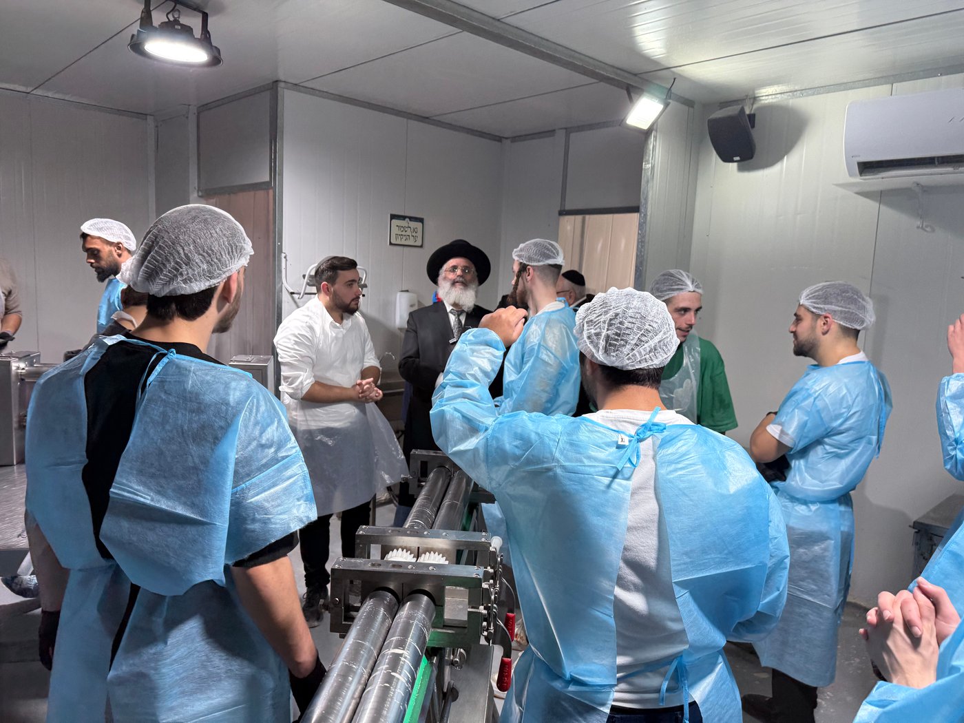 רבי ישראל אברג'ל באפיית מצות חבורה