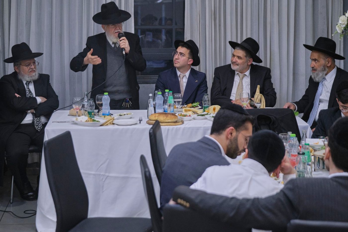 שמחת אירוסי נכד הגר"צ מאזוז