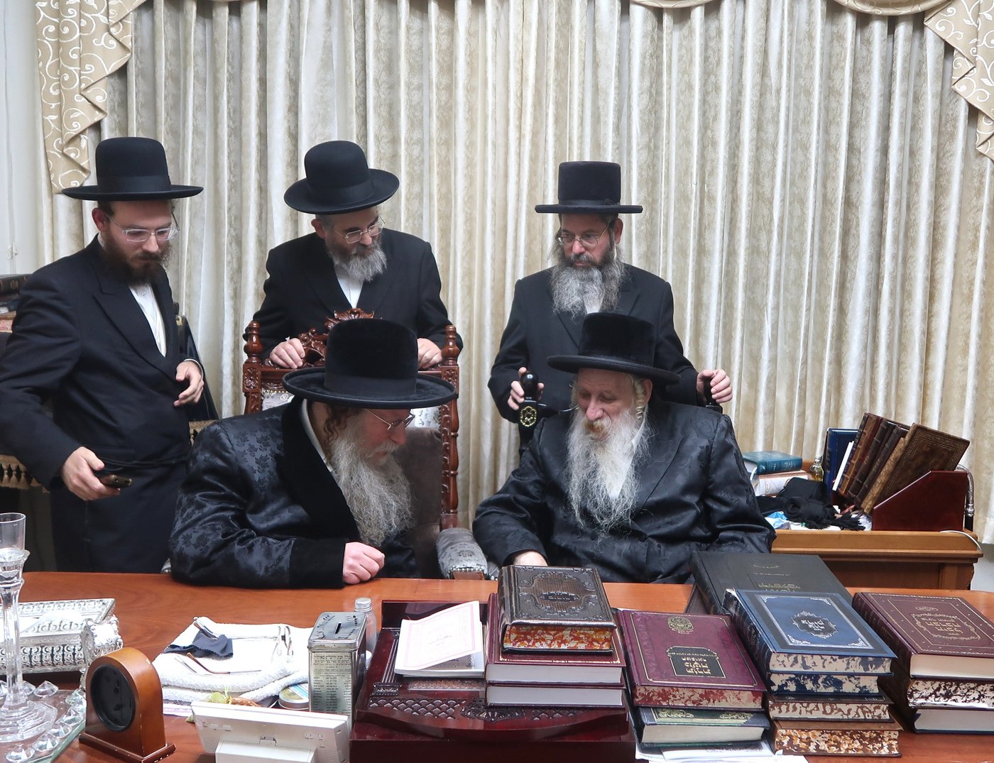 האדמו"ר מקוזמיר בביקור אצל האדמו"ר מטשארנאביל