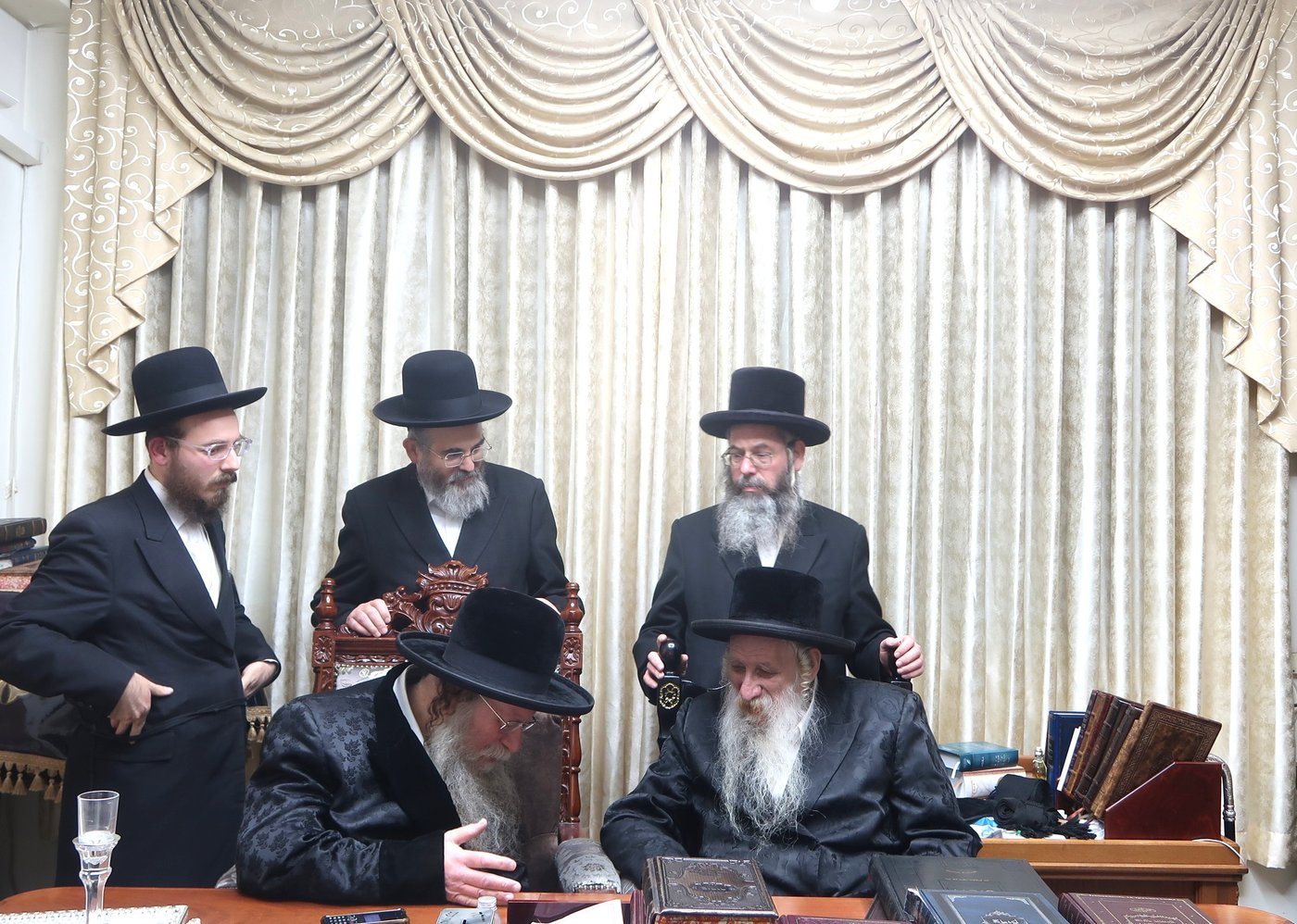 האדמו"ר מקוזמיר בביקור אצל האדמו"ר מטשארנאביל