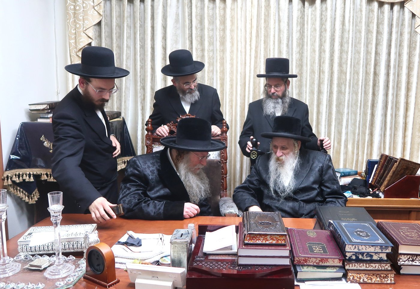 האדמו"ר מקוזמיר בביקור אצל האדמו"ר מטשארנאביל