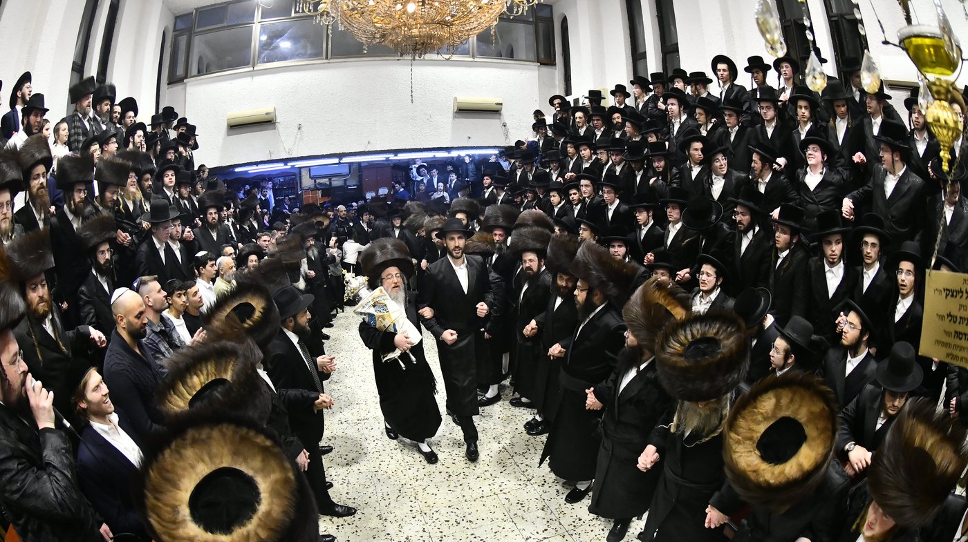 הכנסת ס"ת בביאלה ב"ב