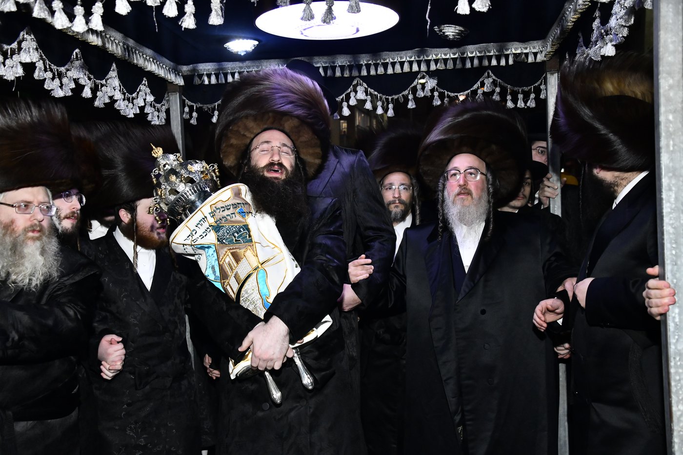 הכנסת ס"ת בביאלה ב"ב