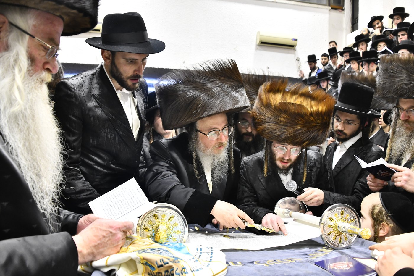 הכנסת ס"ת בביאלה ב"ב