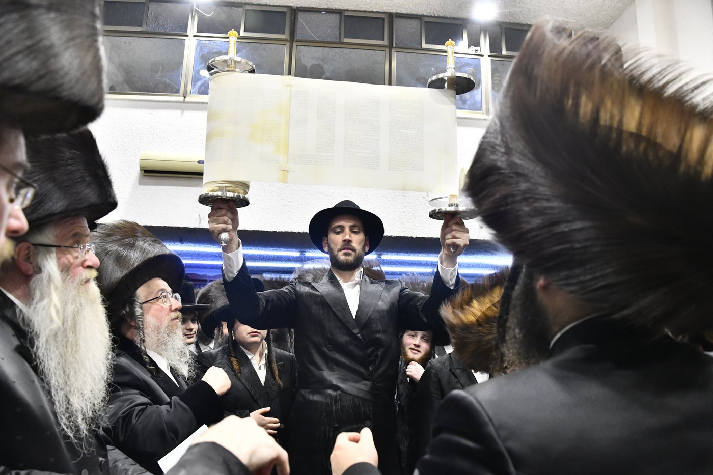 הכנסת ס"ת בביאלה ב"ב