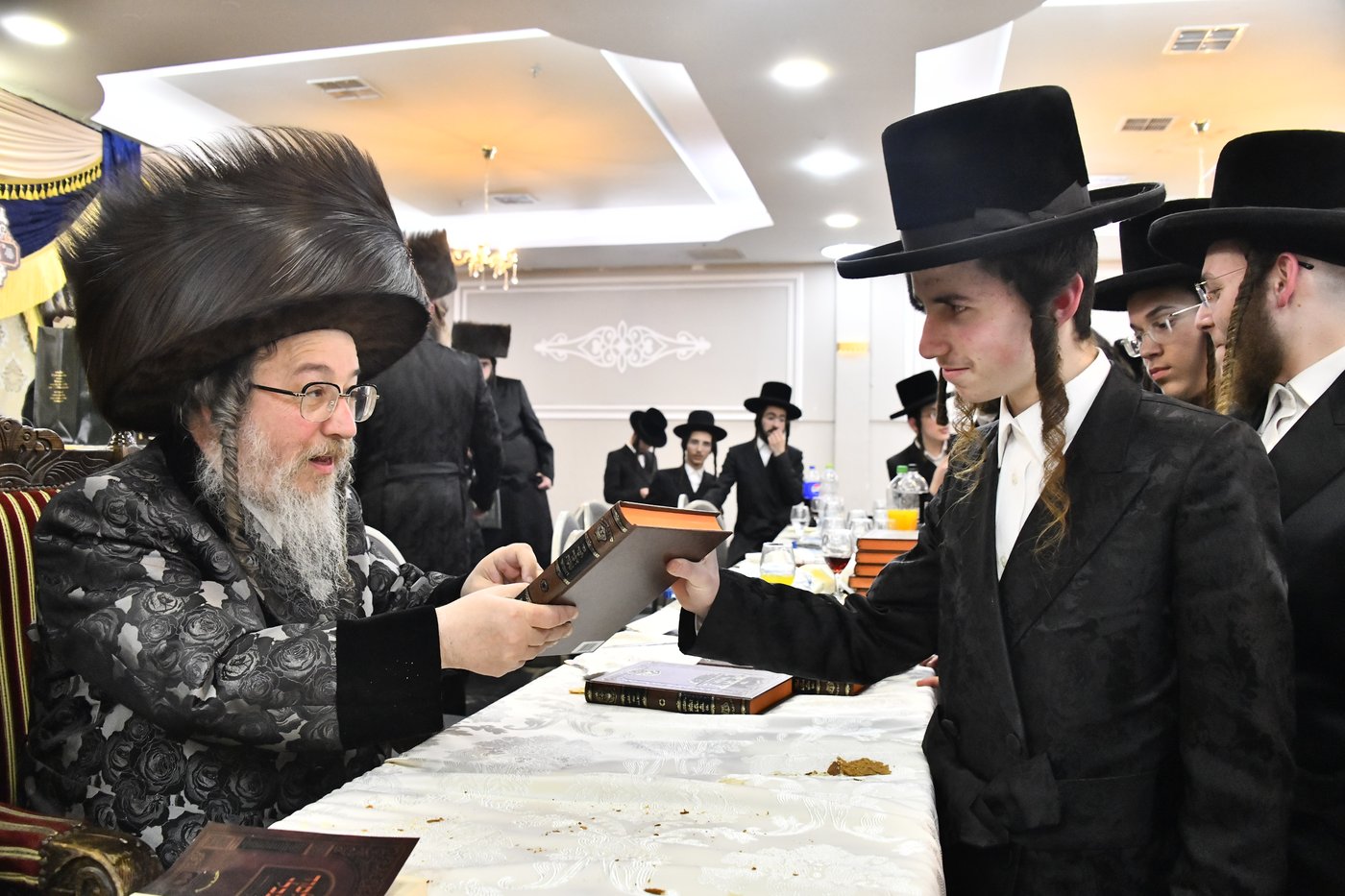 הכנסת ס"ת בביאלה ב"ב