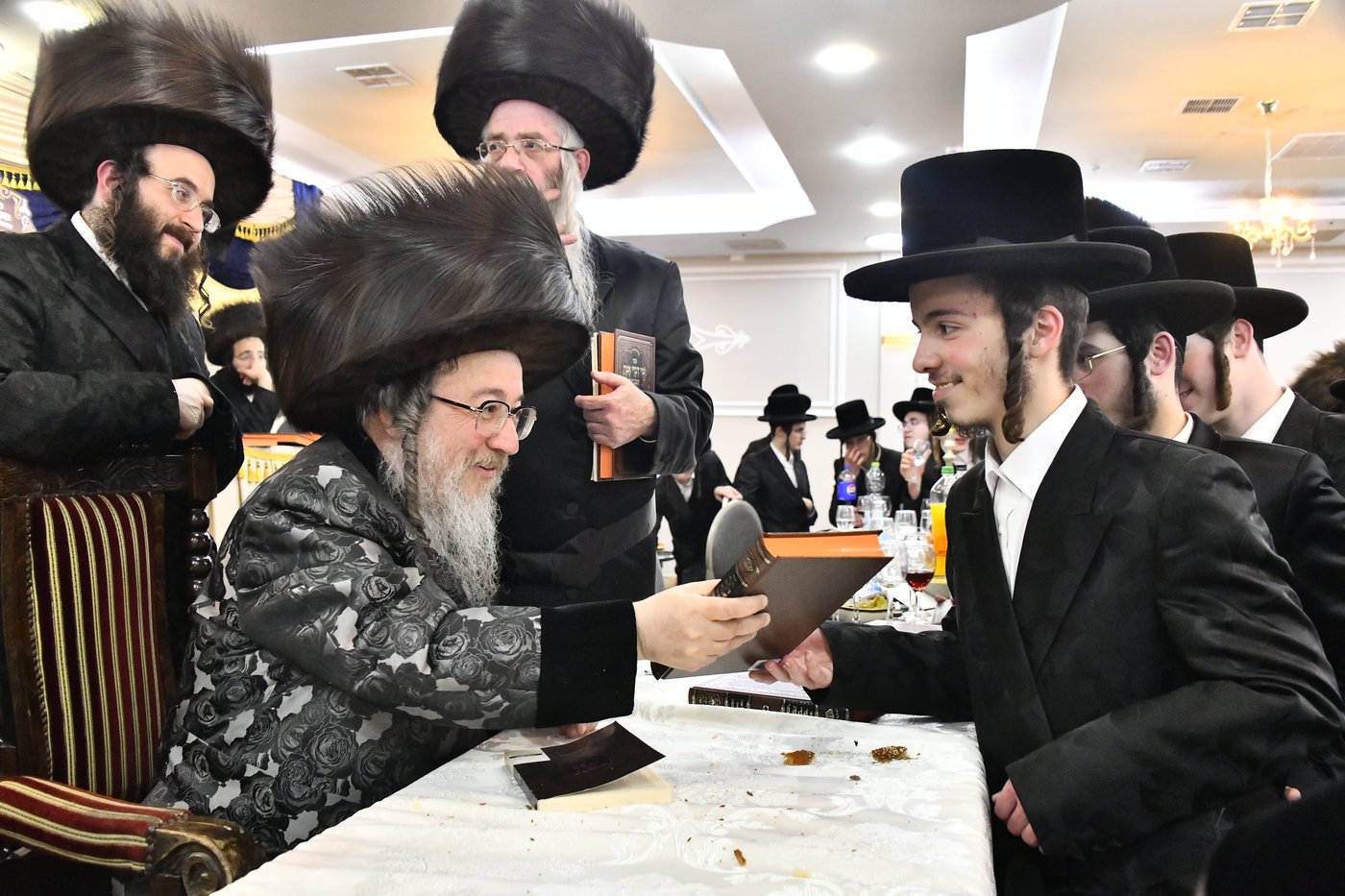 הכנסת ס"ת בביאלה ב"ב