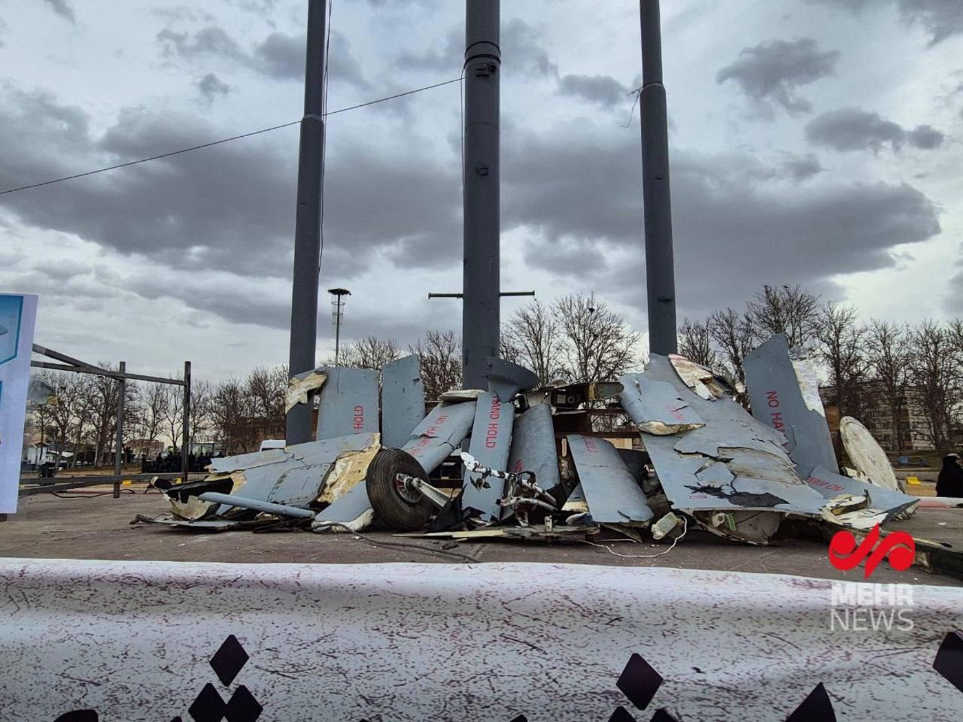 מיצג של חלקי כטבמים ישראליים שהופלו במלחמת 12 הימים.