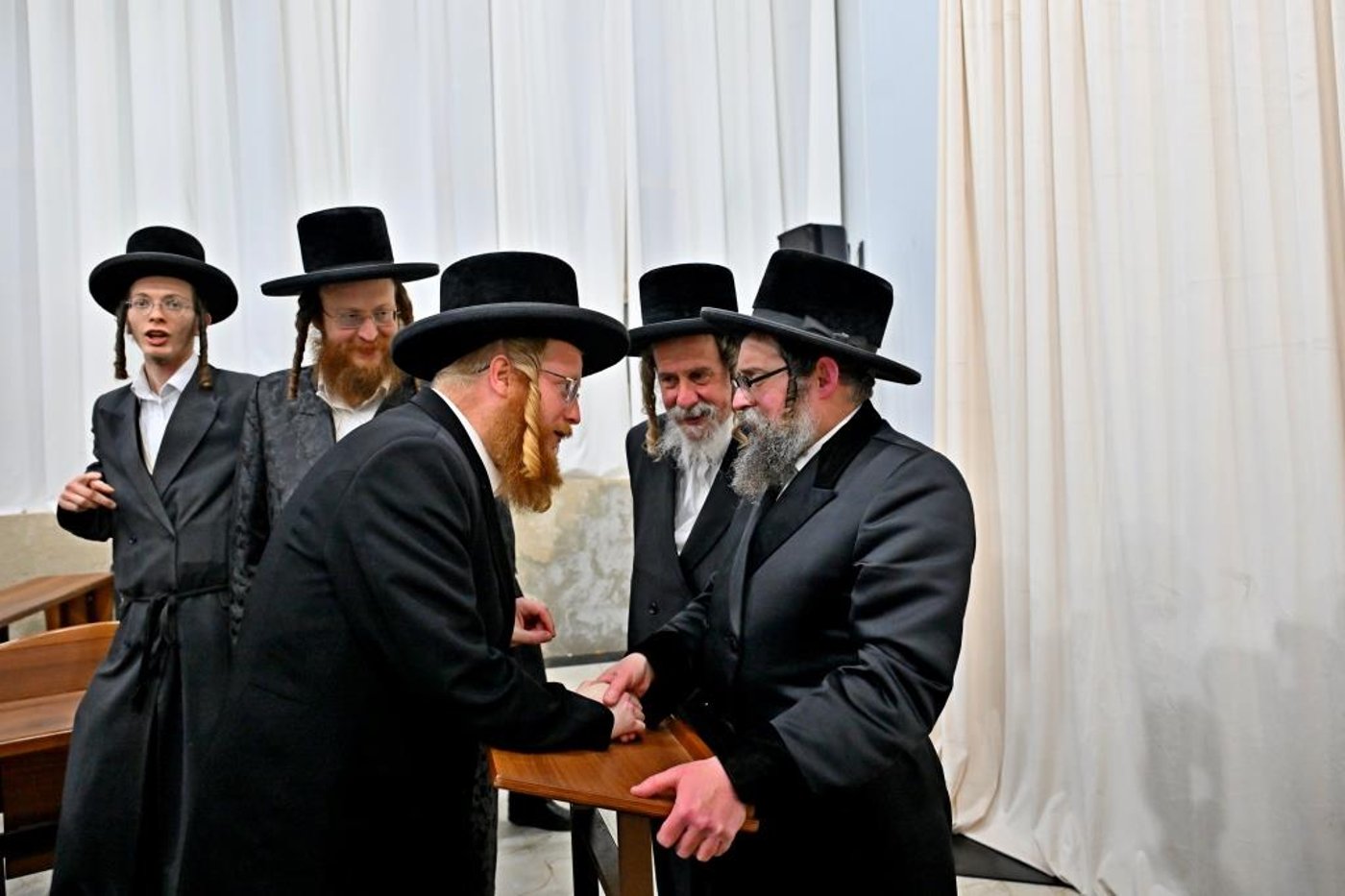 האדמו"ר מסקולען י-ם, בשיחה בביהמ"ד ספינקא בב"ש