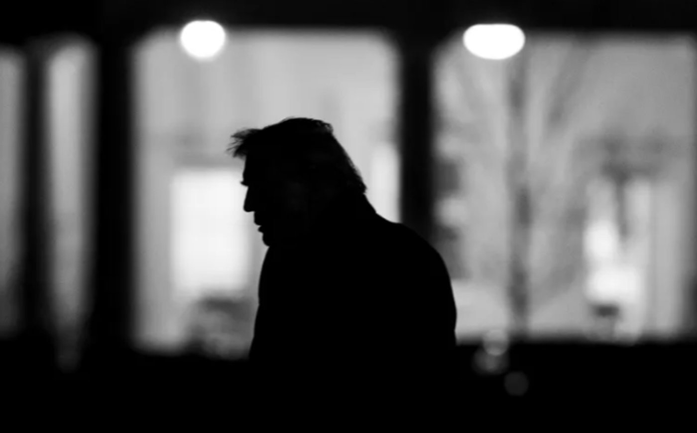 צללית של הנשיא טראמפ