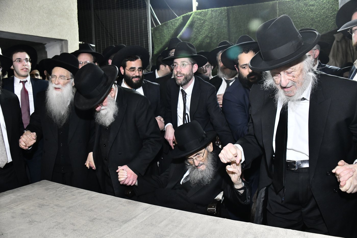 שמחת נישואי נכד הגר"י הקר