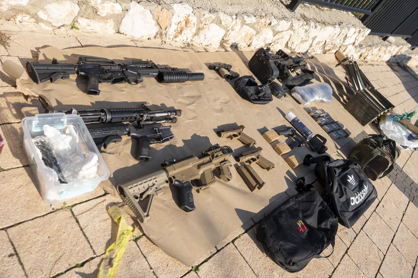 תיעוד הזוי: אלו אמצעי הלחימה שנתפסו במבצע נגד ארגוני הפשיעה הערביים