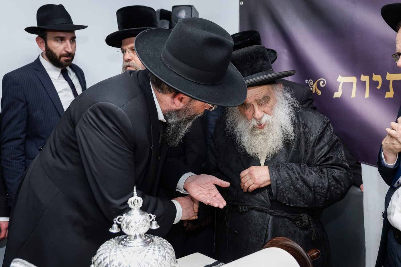 הכנסת ספר תורה ל'דרך אמונה' בקרית אתא