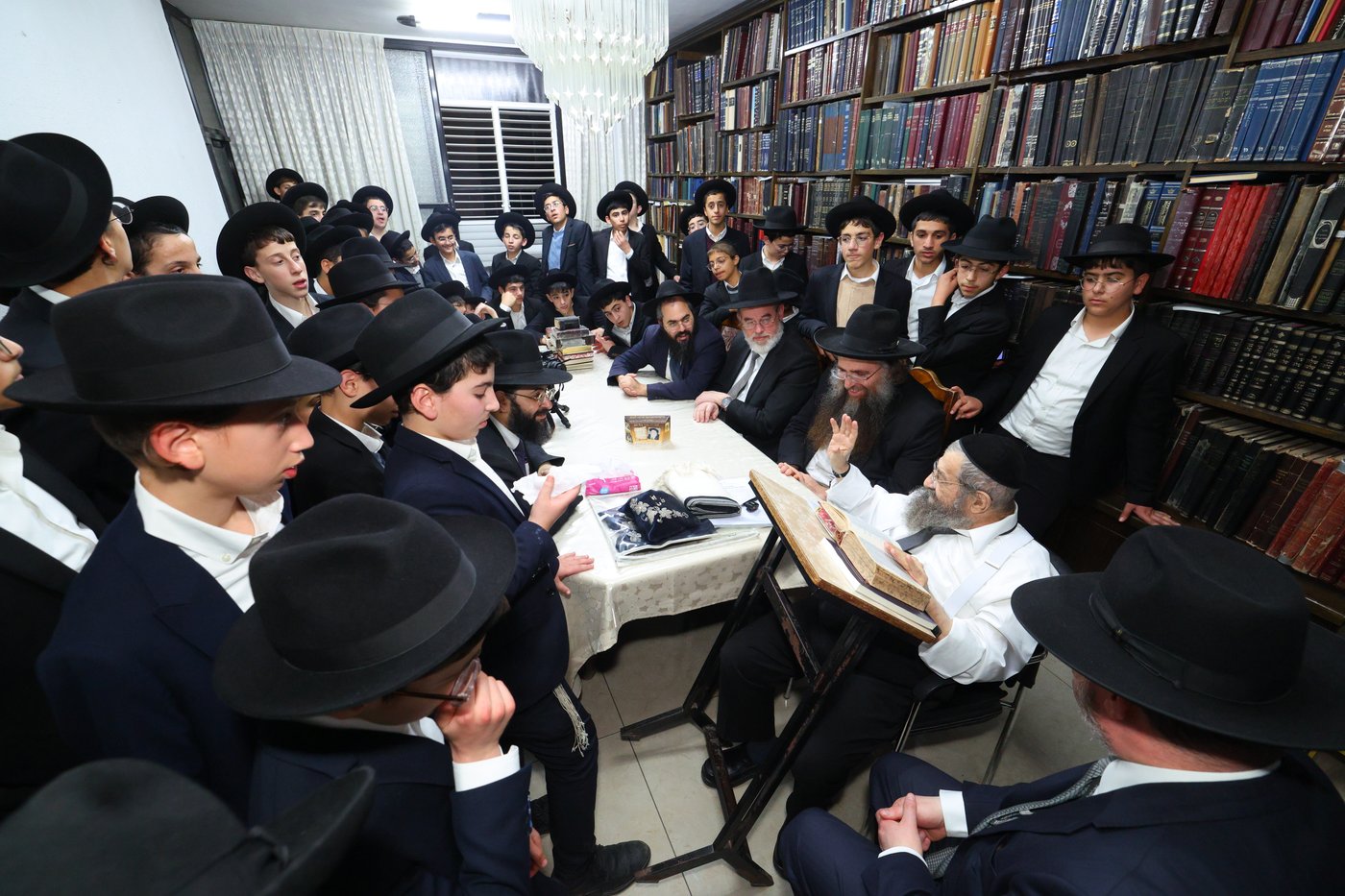 ילדי תל ציון אצל הגר"מ בן שמעון