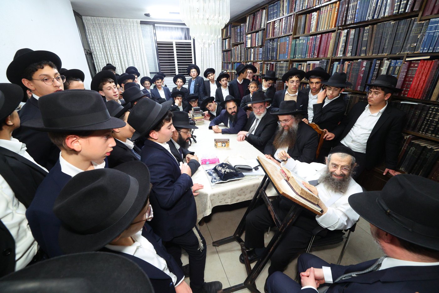 ילדי תל ציון אצל הגר"מ בן שמעון