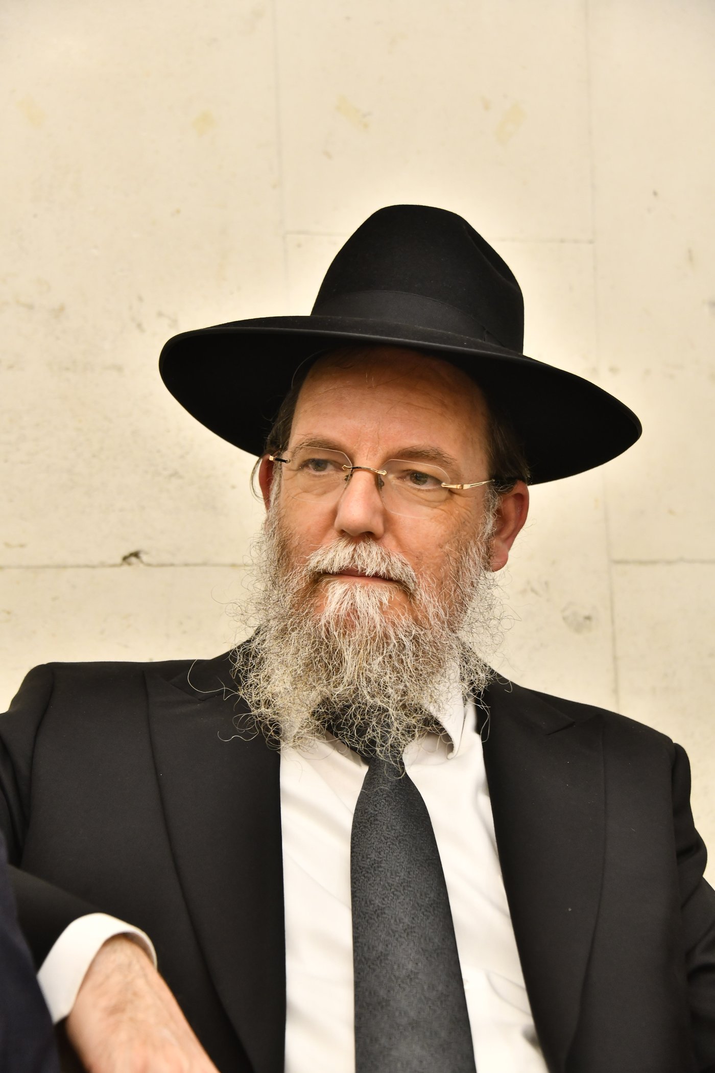 שמחת האירוסין בבאר יעקב - שכר שכיר