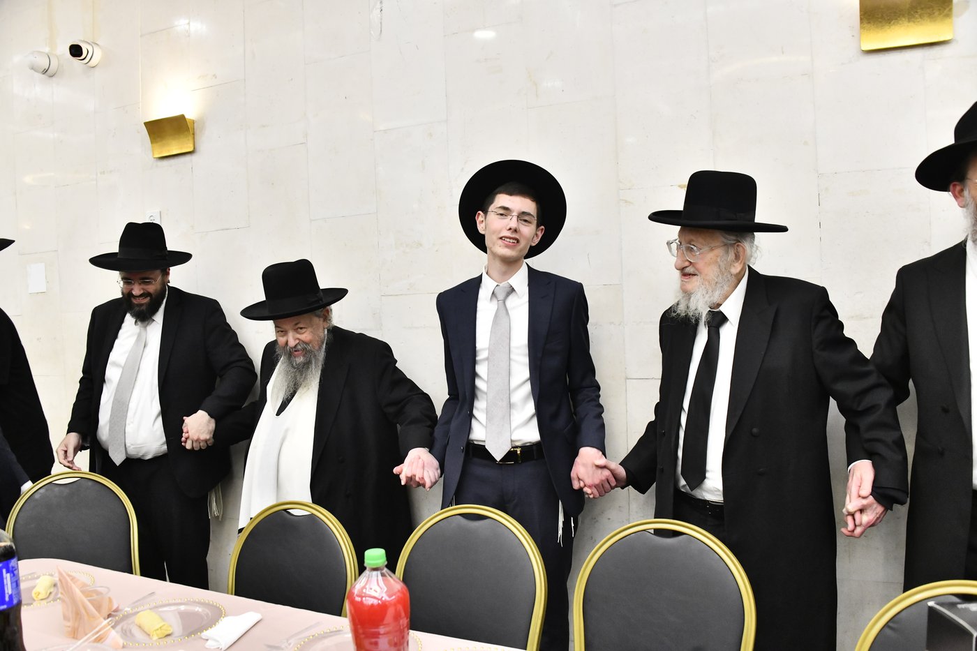 שמחת האירוסין בבאר יעקב - שכר שכיר