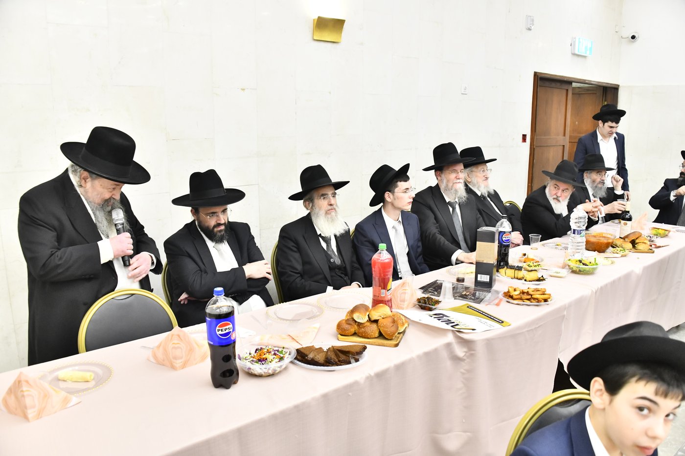 שמחת האירוסין בבאר יעקב - שכר שכיר