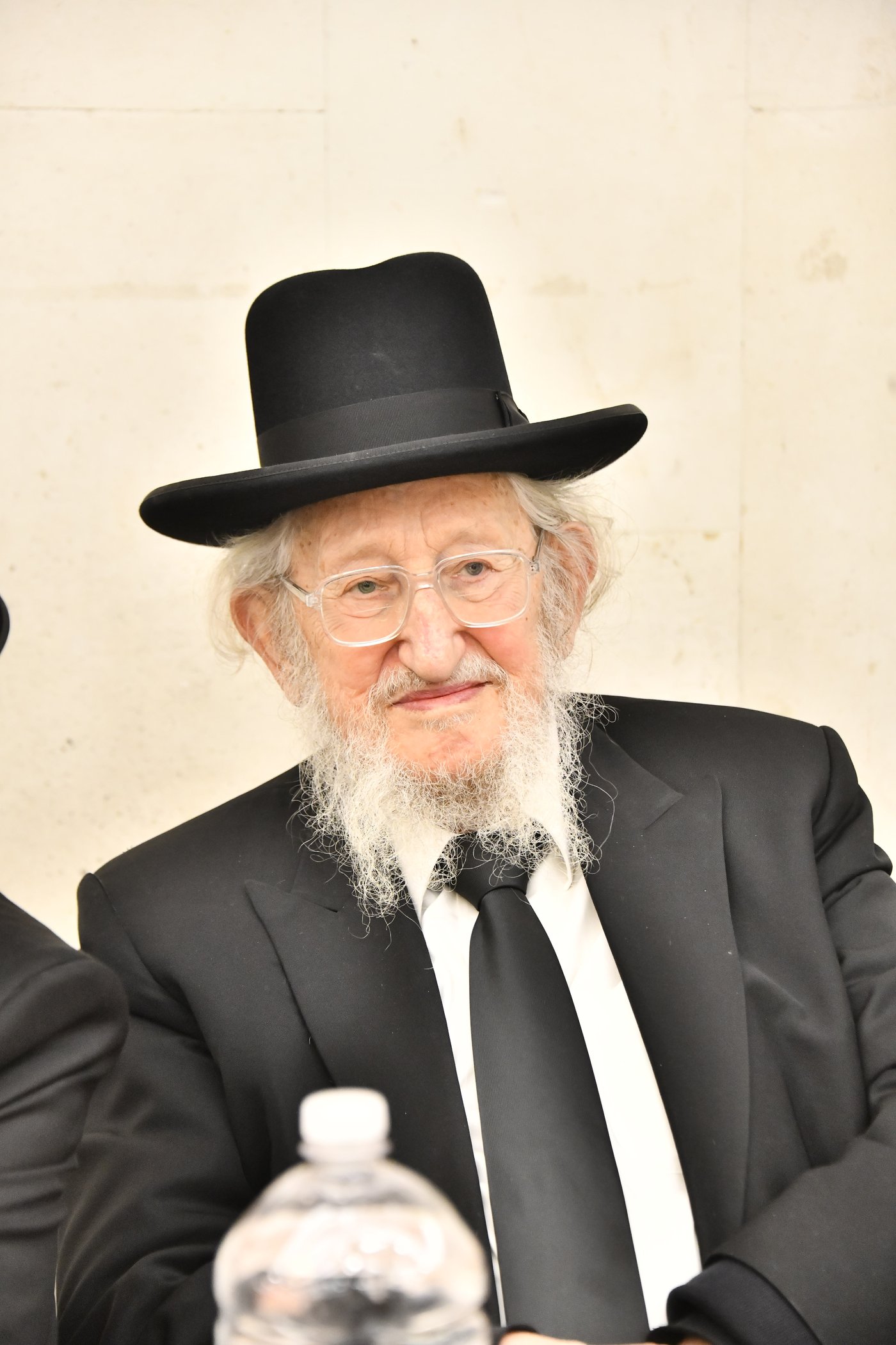 שמחת האירוסין בבאר יעקב - שכר שכיר