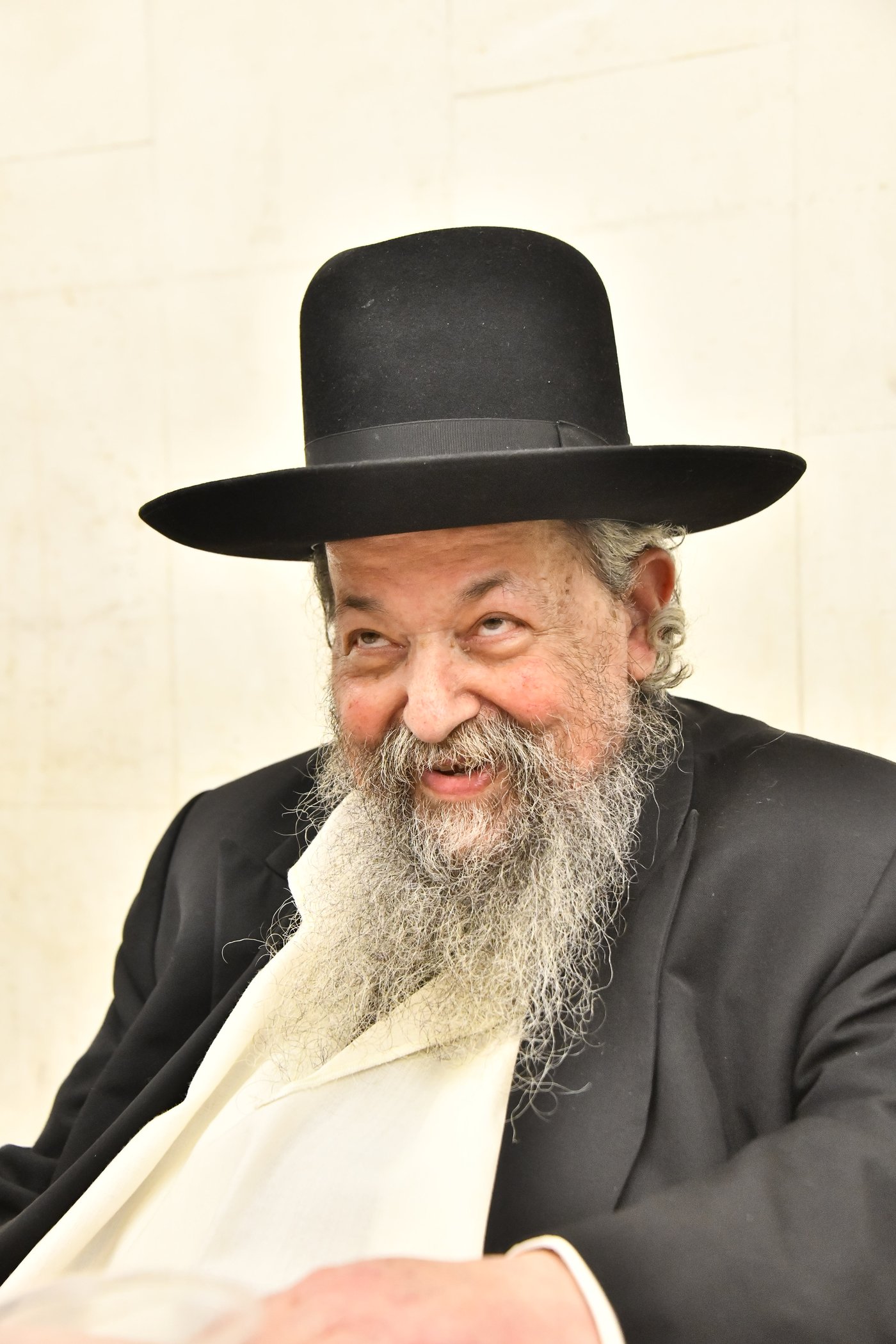 שמחת האירוסין בבאר יעקב - שכר שכיר