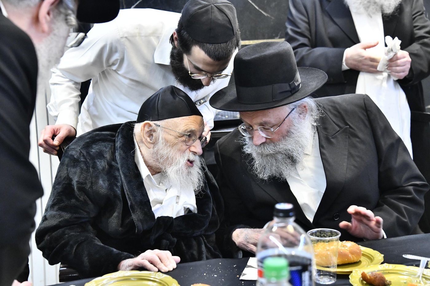 שבע ברכות לנכדת הגר"מ גריינמן