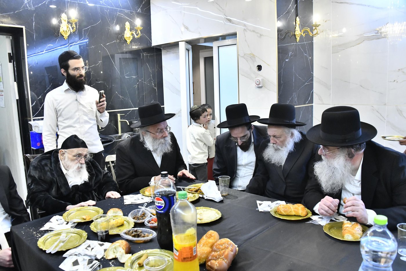 שבע ברכות לנכדת הגר"מ גריינמן