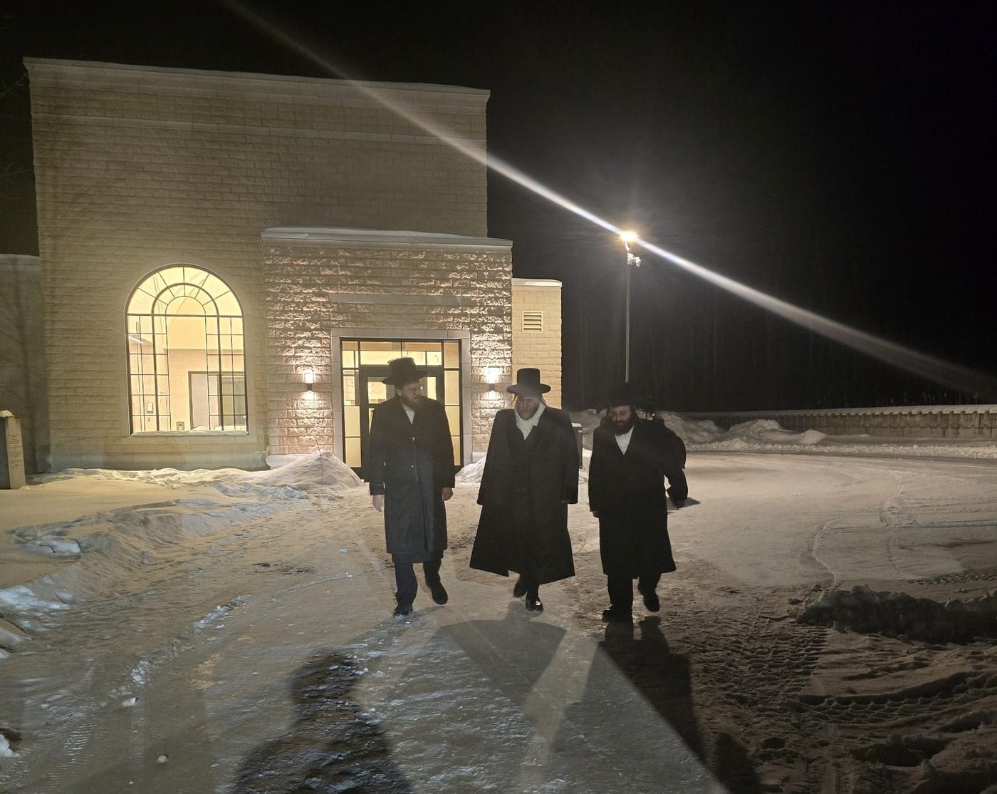 הגה"צ רבי יעקב מרדכי הגר בביקור הוד במונטריאול