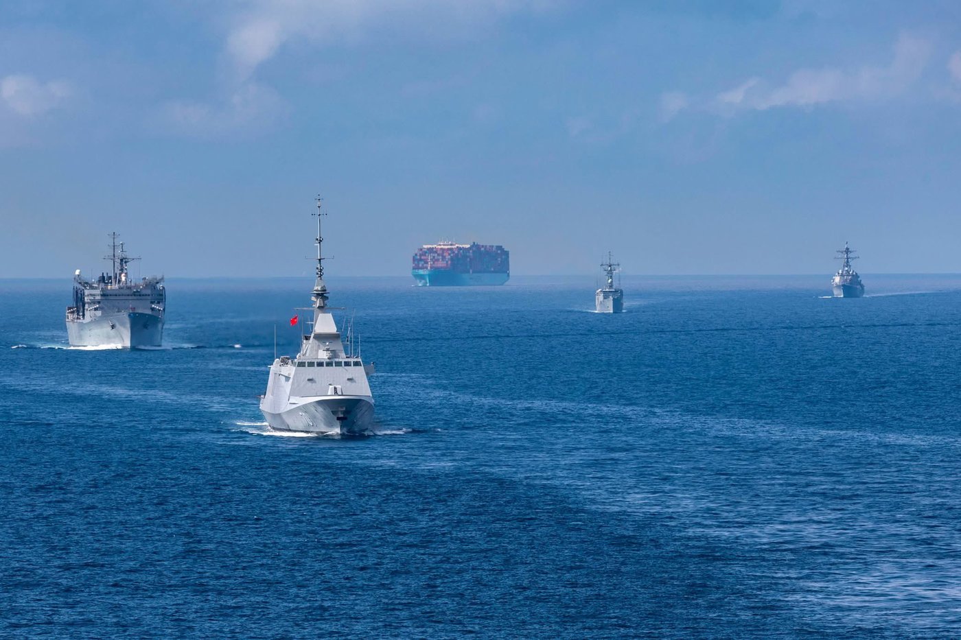 קבוצת התקיפה של נושאות המטוסים ג'רלד ר. פורד עברה את מצר גיברלטר 