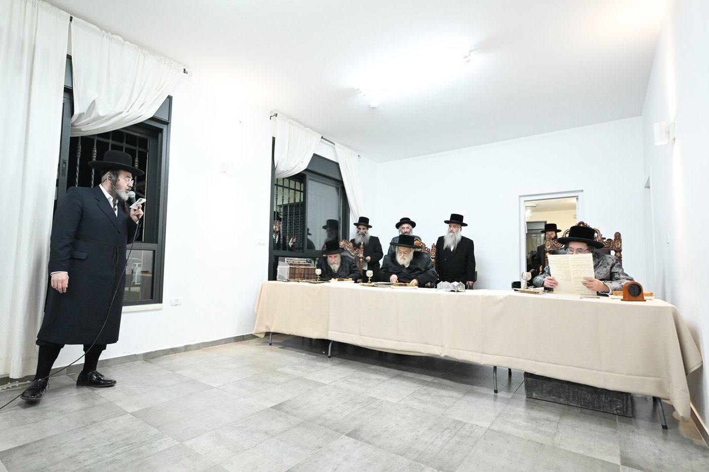 סעודת ר"ח אדר אצל האדמו"ר מויז'ניץ