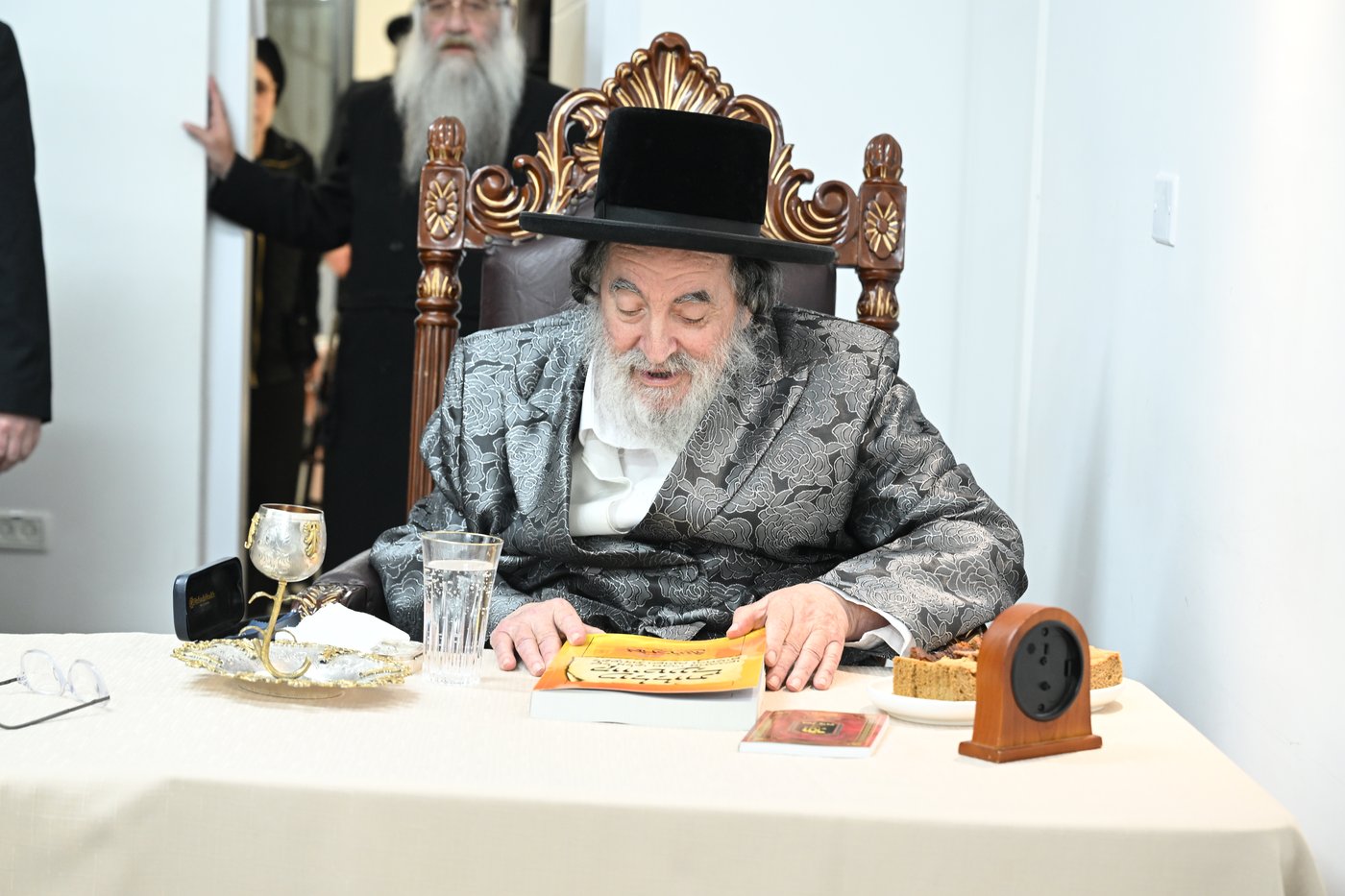 סעודת ר"ח אדר אצל האדמו"ר מויז'ניץ