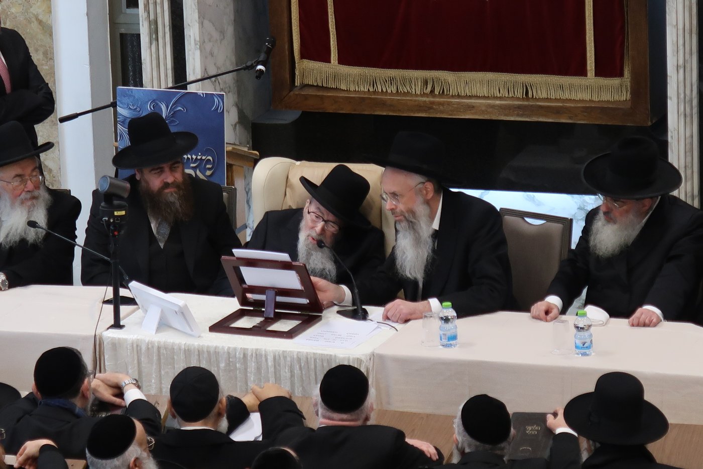 הגר"י עדס בכנס הבוגרים של ישיבת "קול יעקב"