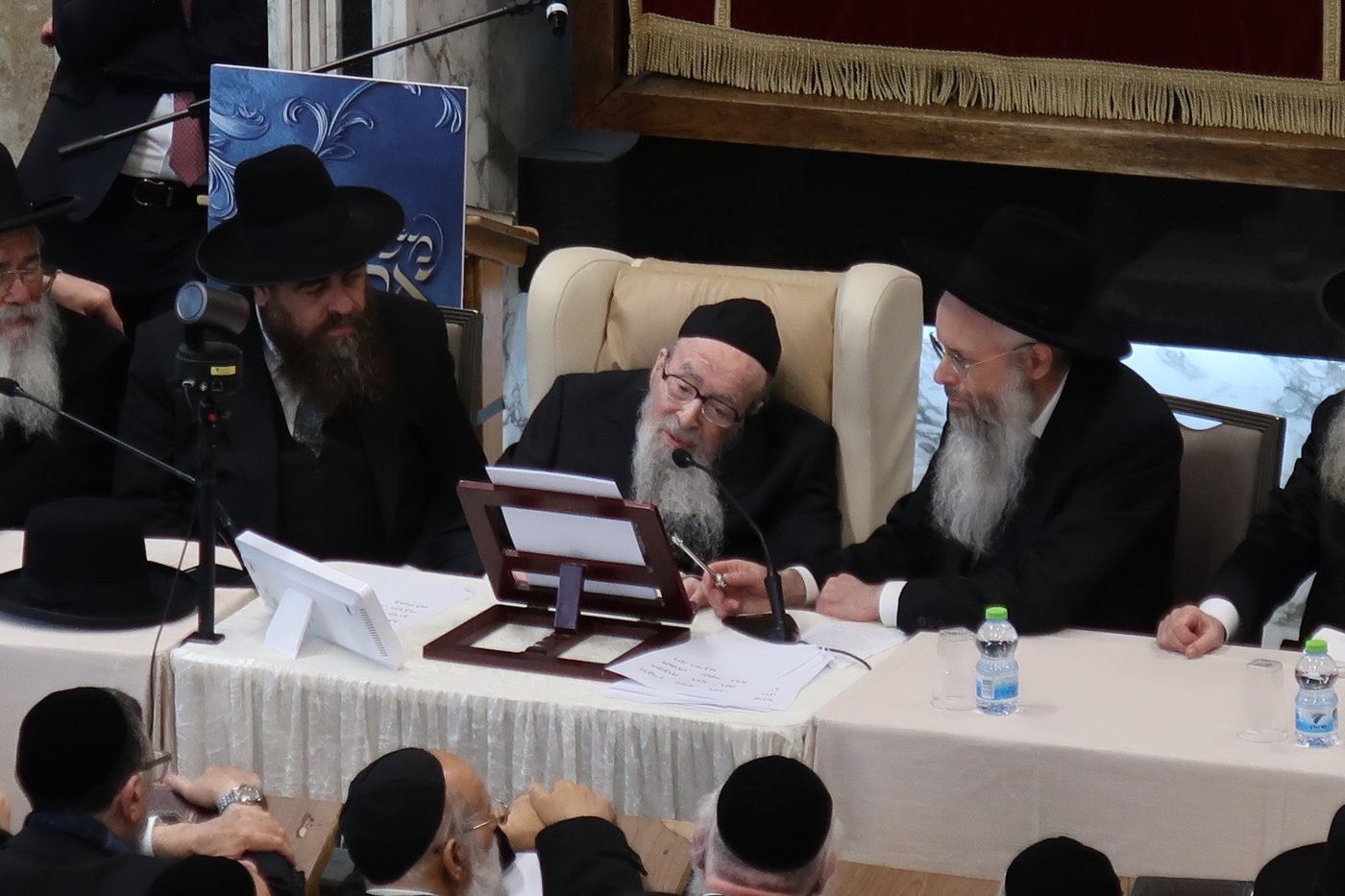 הגר"י עדס בכנס הבוגרים של ישיבת "קול יעקב"