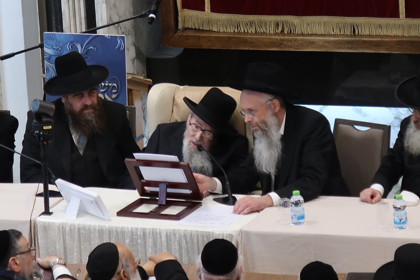 הגר"י עדס בכנס הבוגרים של ישיבת "קול יעקב"