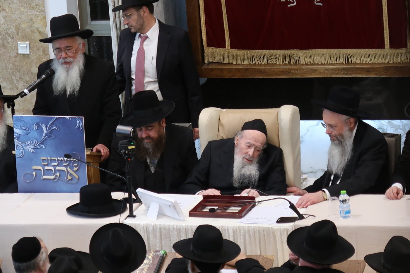 הגר"י עדס בכנס הבוגרים של ישיבת "קול יעקב"